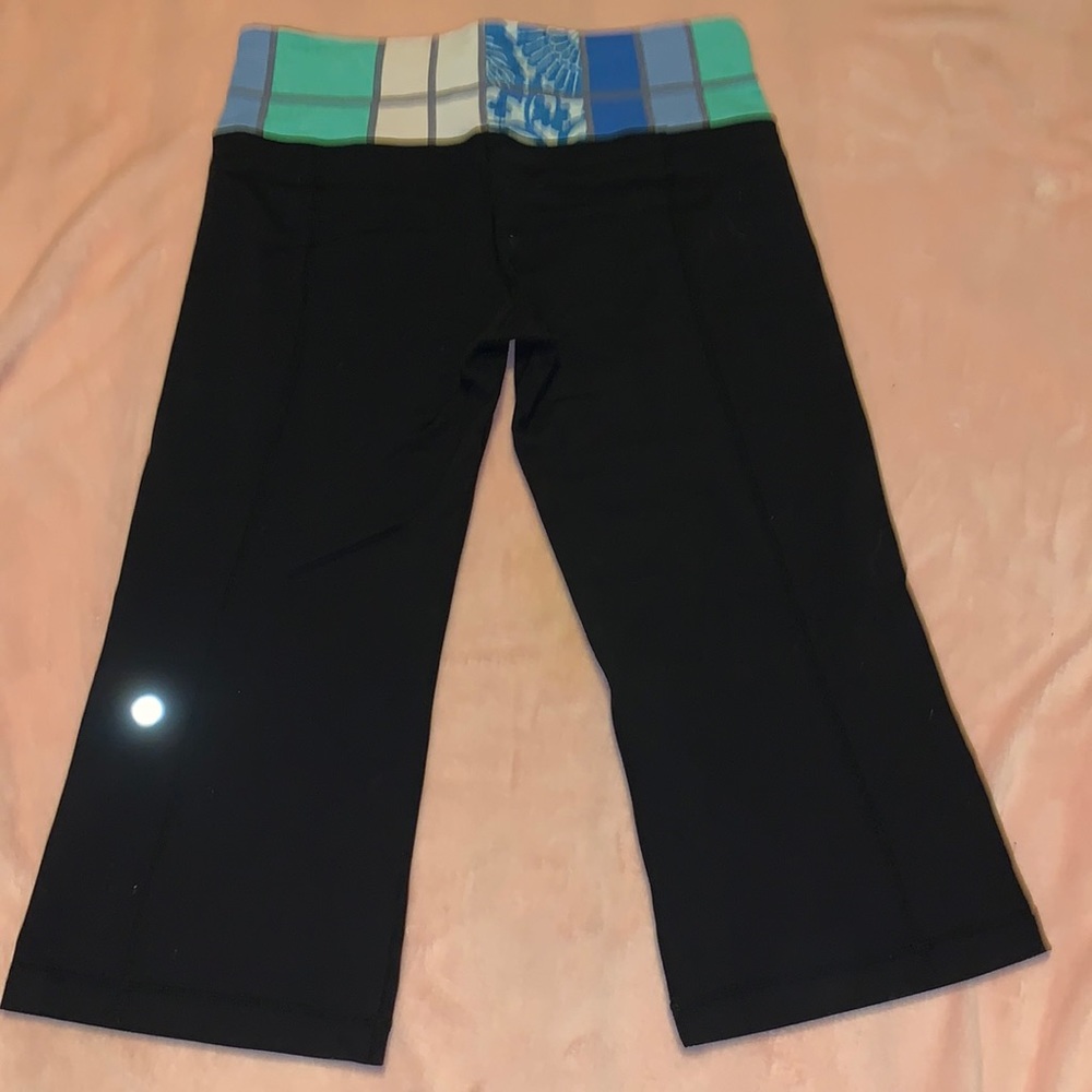 Reversible Lululemon capris - Picture 2 of 6